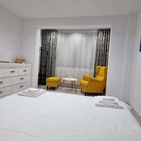 Stone Bridge Apartment Iasi Eksteriør billede